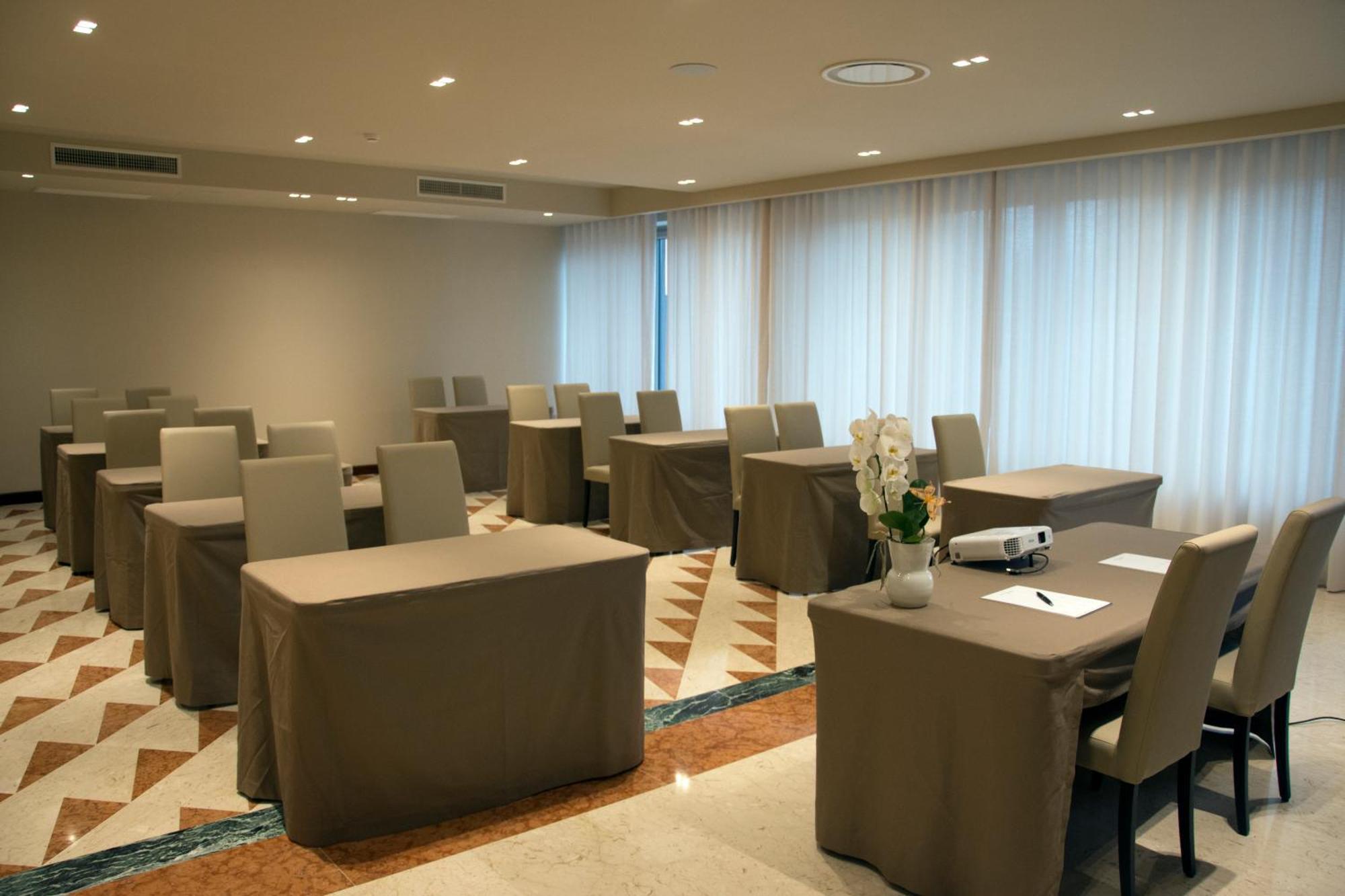 Hotel Commercio Battipaglia Εξωτερικό φωτογραφία