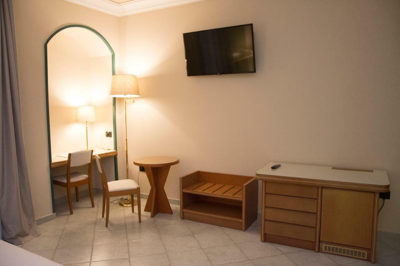 Hotel Commercio Battipaglia Εξωτερικό φωτογραφία